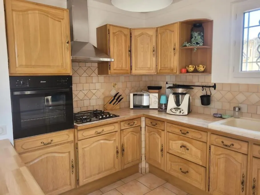 Holiday home Maison 6-8 Pers Au Coeur Du Village Malaucene